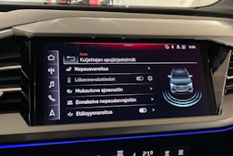 Valkoinen Audi Q4 e-tron 2023 kuva 19.