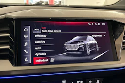Valkoinen Audi Q4 e-tron 2023 kuva 20.