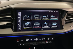Valkoinen Audi Q4 e-tron 2023 kuva 23.
