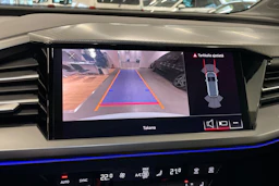 Valkoinen Audi Q4 e-tron 2023 kuva 26.