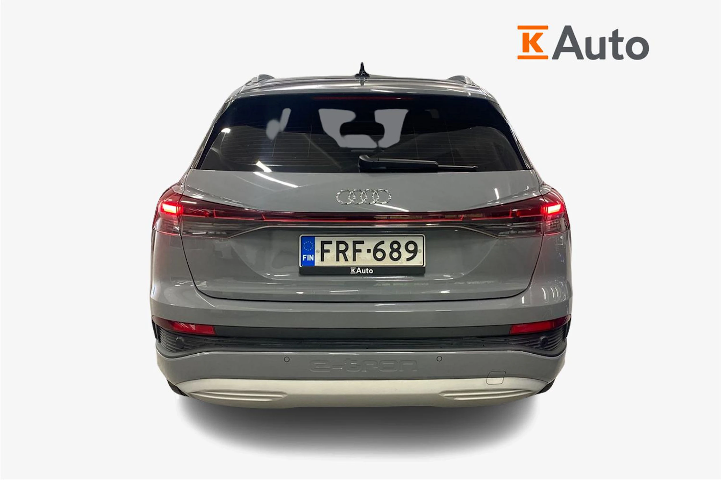 Harmaa Audi Q4 e-tron 2023 kuva 3.