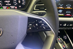 Harmaa Audi Q4 e-tron 2023 kuva 12.
