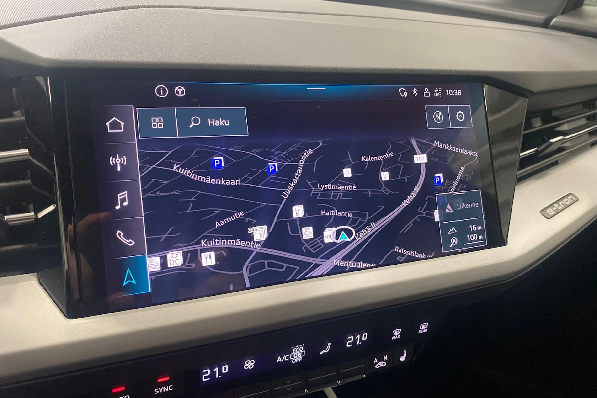 Harmaa Audi Q4 e-tron 2023 kuva 15.