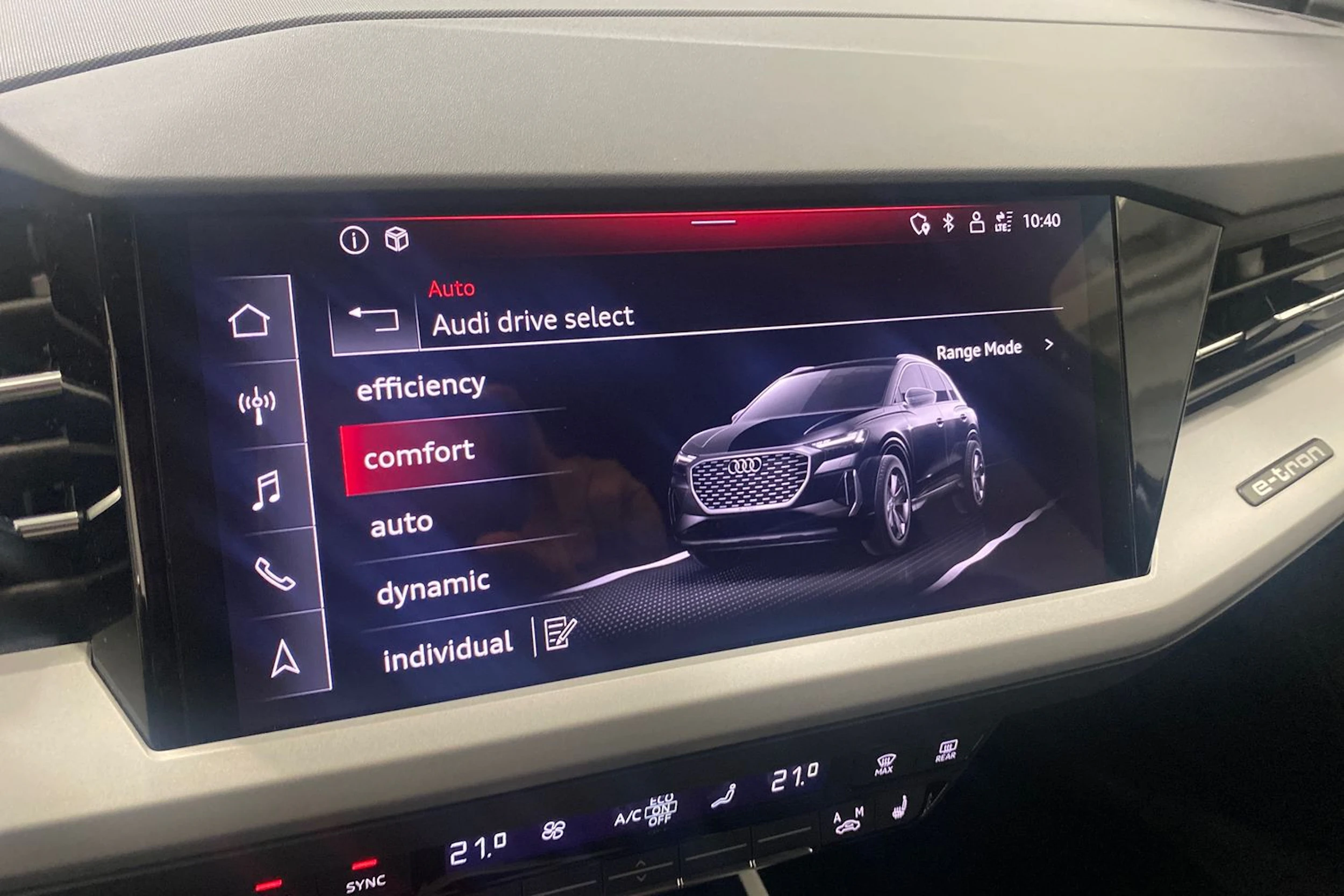 Harmaa Audi Q4 e-tron 2023 kuva 17.