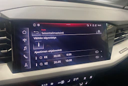 Harmaa Audi Q4 e-tron 2023 kuva 18.
