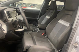 Harmaa Audi Q4 e-tron 2023 kuva 23.