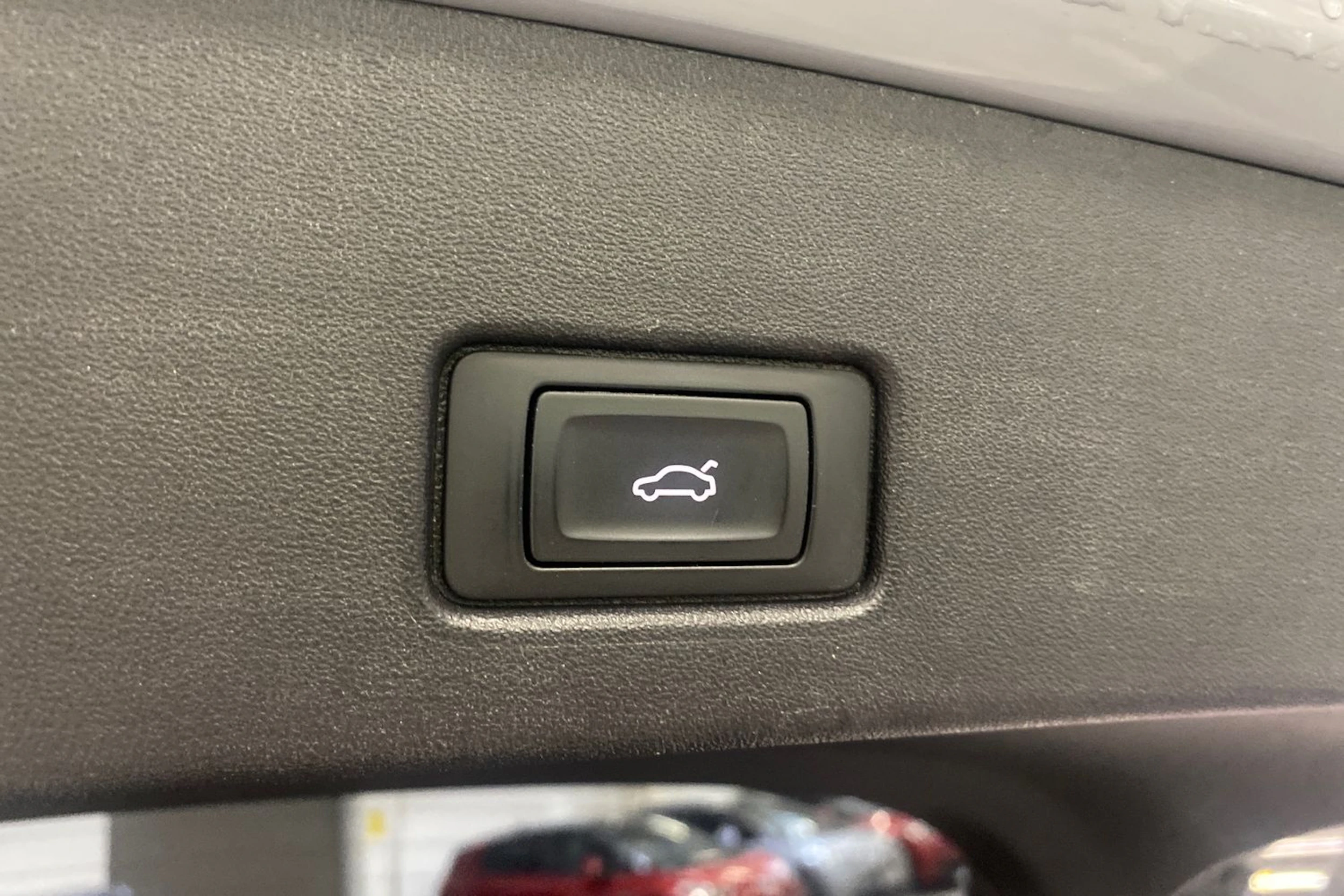 Harmaa Audi Q4 e-tron 2023 kuva 26.