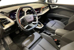 harmaa Audi Q4 e-tron 2023 kuva 3.