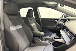 harmaa Audi Q4 e-tron 2023 kuva 14.