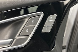 harmaa Audi Q4 e-tron 2023 kuva 19.