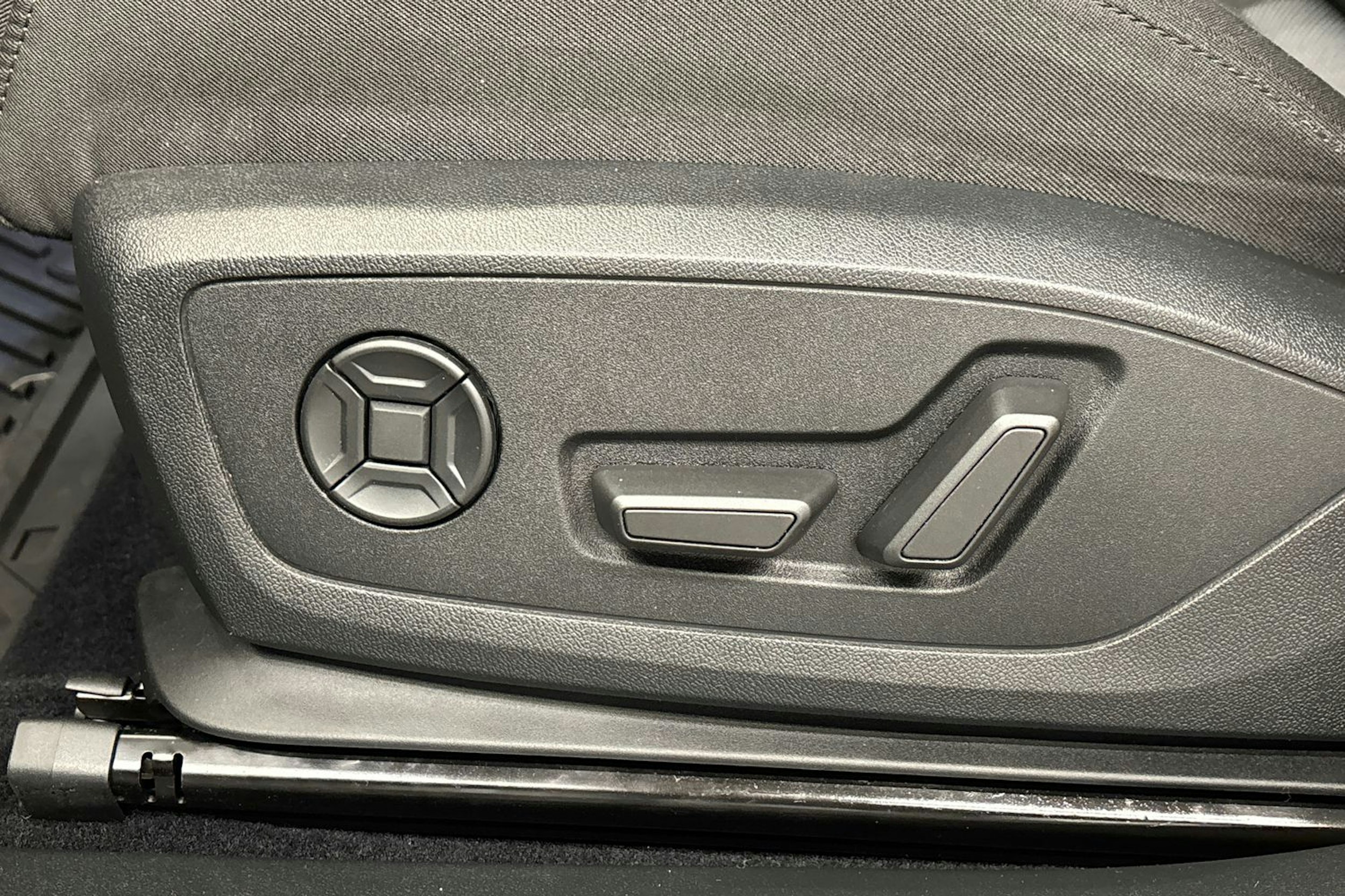 harmaa Audi Q4 e-tron 2023 kuva 20.