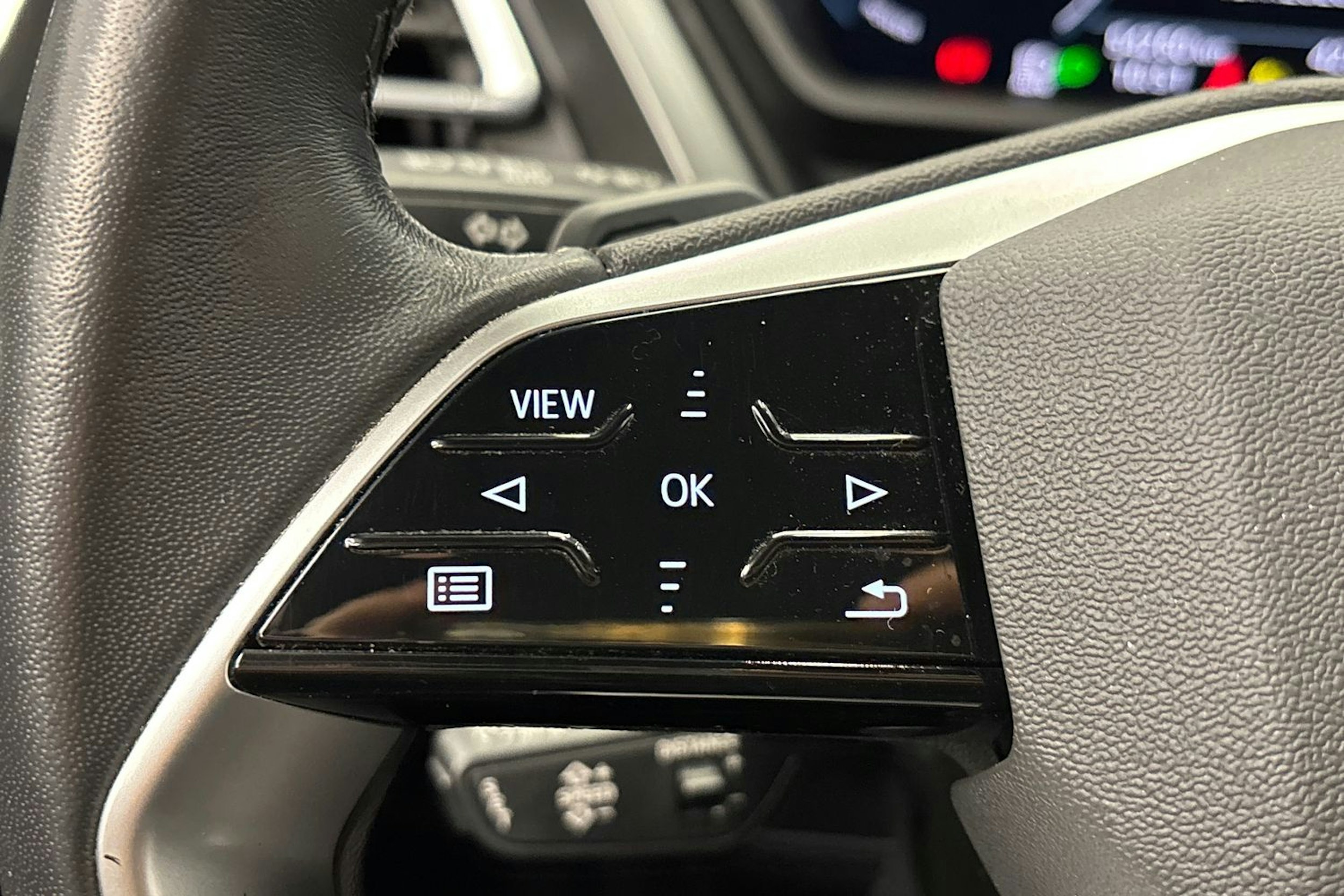 harmaa Audi Q4 e-tron 2023 kuva 23.