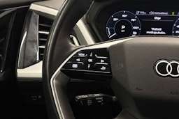 sininen Audi Q4 e-tron 2023 kuva 15.