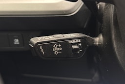 sininen Audi Q4 e-tron 2023 kuva 17.