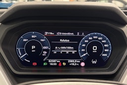 sininen Audi Q4 e-tron 2023 kuva 18.