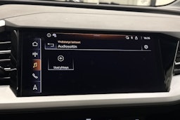 sininen Audi Q4 e-tron 2023 kuva 26.