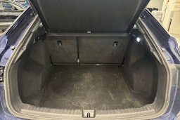 sininen Audi Q4 e-tron 2023 kuva 36.