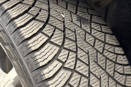 sininen Audi Q4 e-tron 2023 kuva 38.