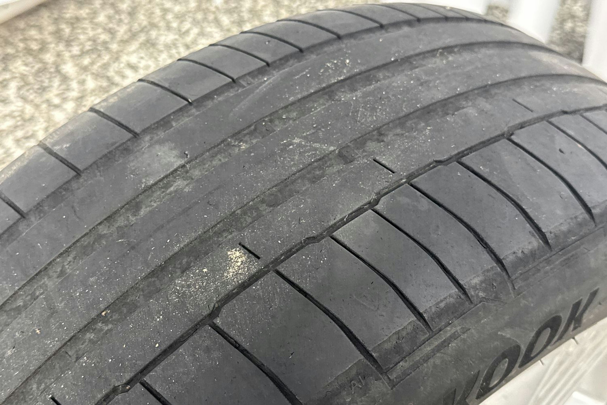 sininen Audi Q4 e-tron 2023 kuva 40.