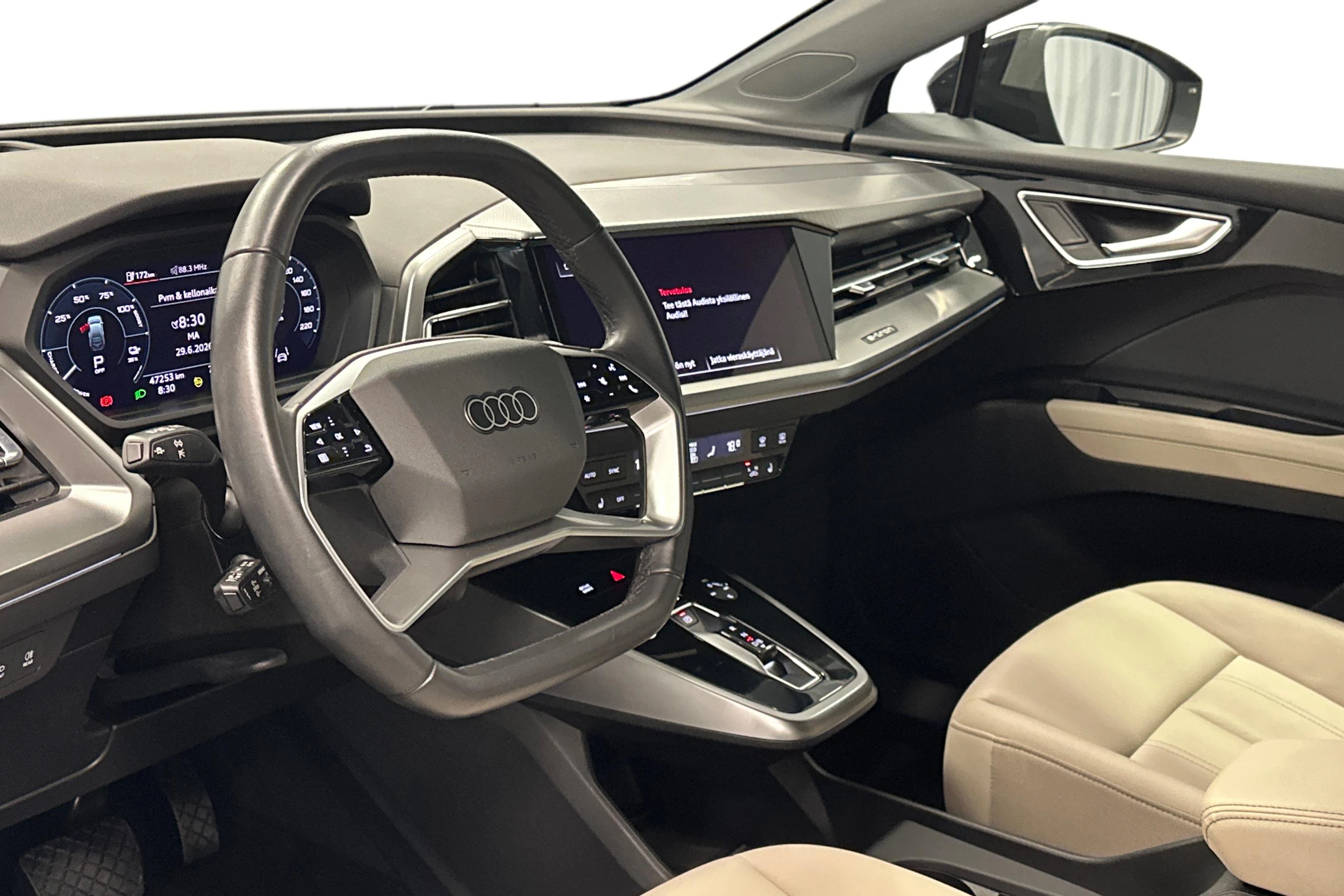 musta Audi Q4 e-tron 2023 kuva 6.