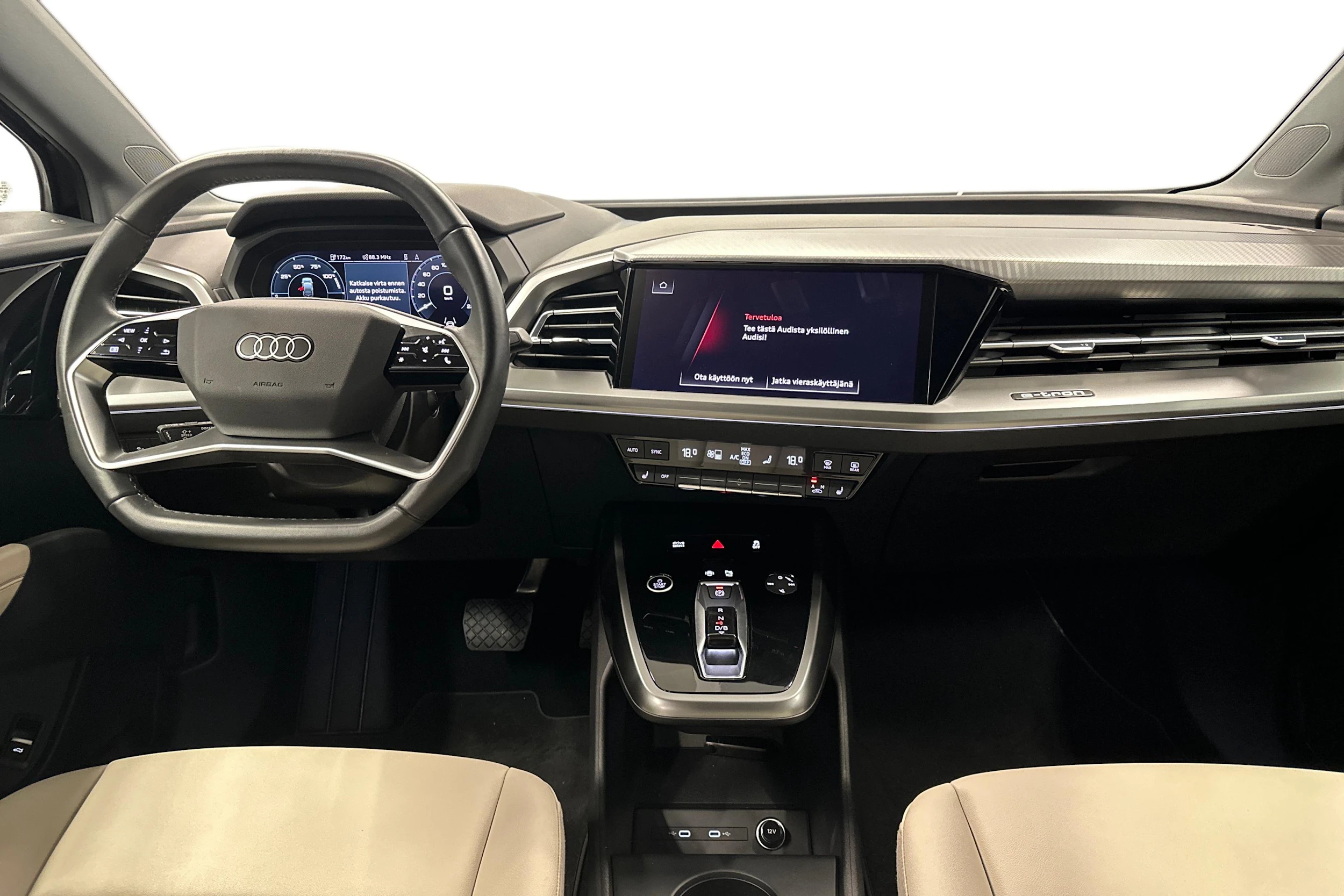 musta Audi Q4 e-tron 2023 kuva 7.