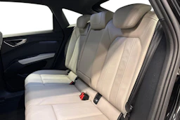 musta Audi Q4 e-tron 2023 kuva 8.