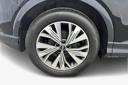 musta Audi Q4 e-tron 2023 kuva 9.
