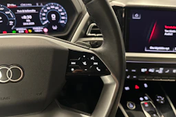 musta Audi Q4 e-tron 2023 kuva 12.