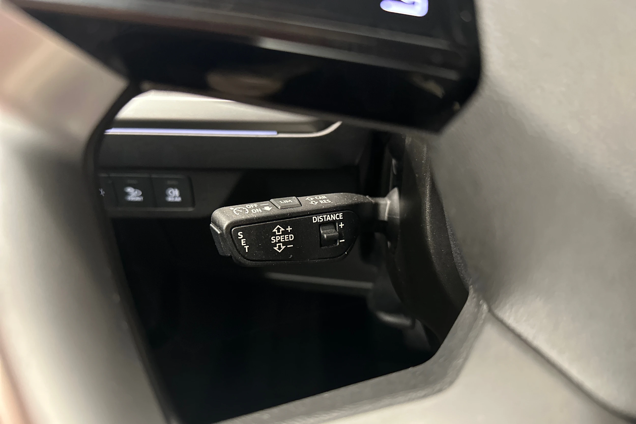 musta Audi Q4 e-tron 2023 kuva 13.