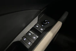 musta Audi Q4 e-tron 2023 kuva 16.