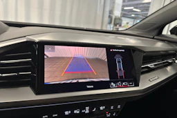 musta Audi Q4 e-tron 2023 kuva 17.