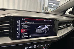 musta Audi Q4 e-tron 2023 kuva 18.