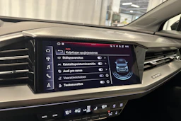 musta Audi Q4 e-tron 2023 kuva 20.