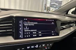 musta Audi Q4 e-tron 2023 kuva 21.