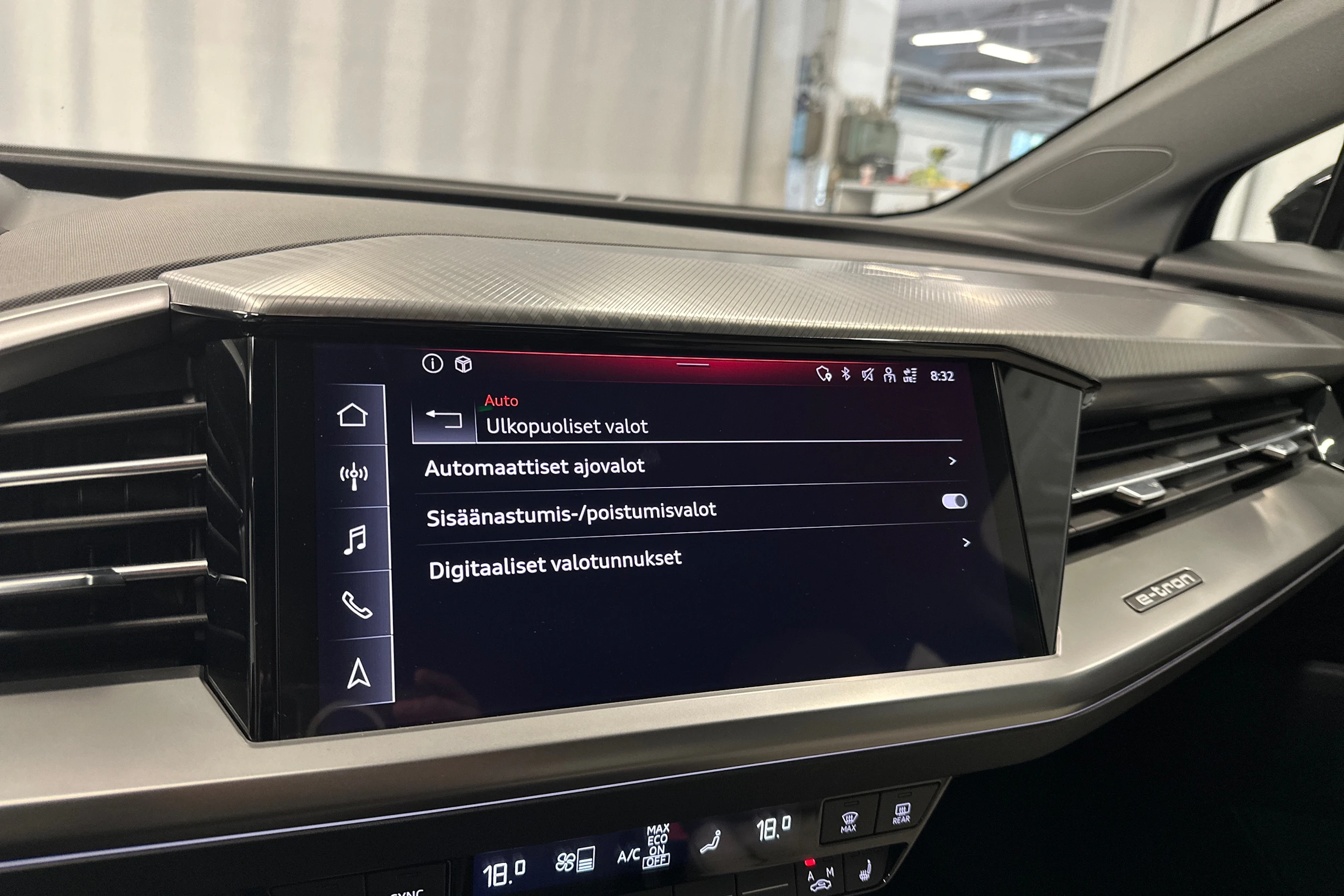 musta Audi Q4 e-tron 2023 kuva 23.