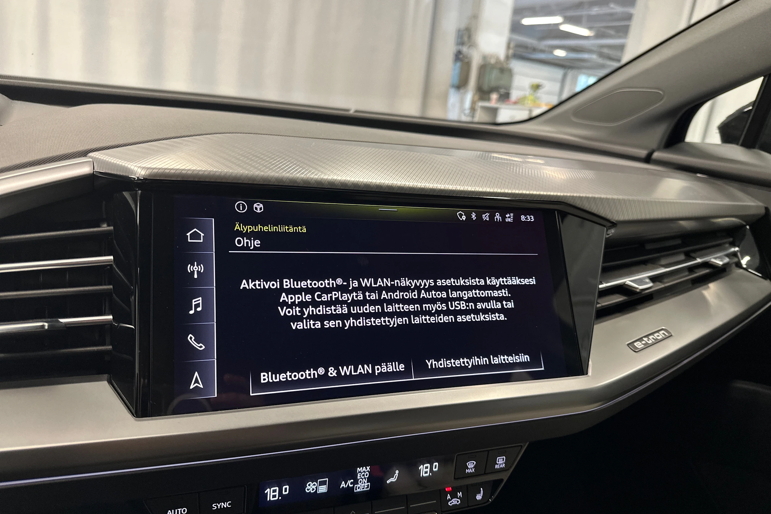 musta Audi Q4 e-tron 2023 kuva 25.