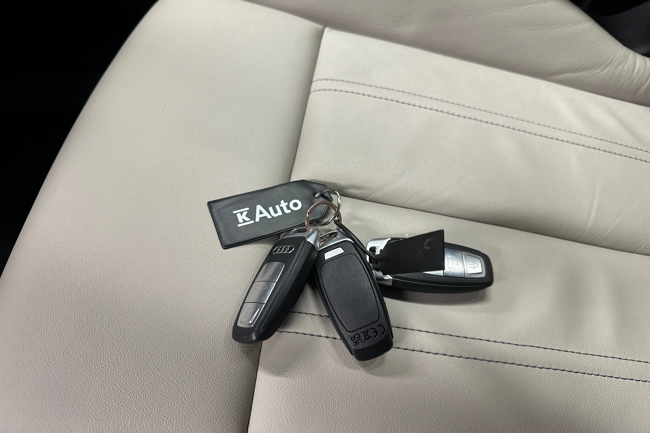 musta Audi Q4 e-tron 2023 kuva 33.
