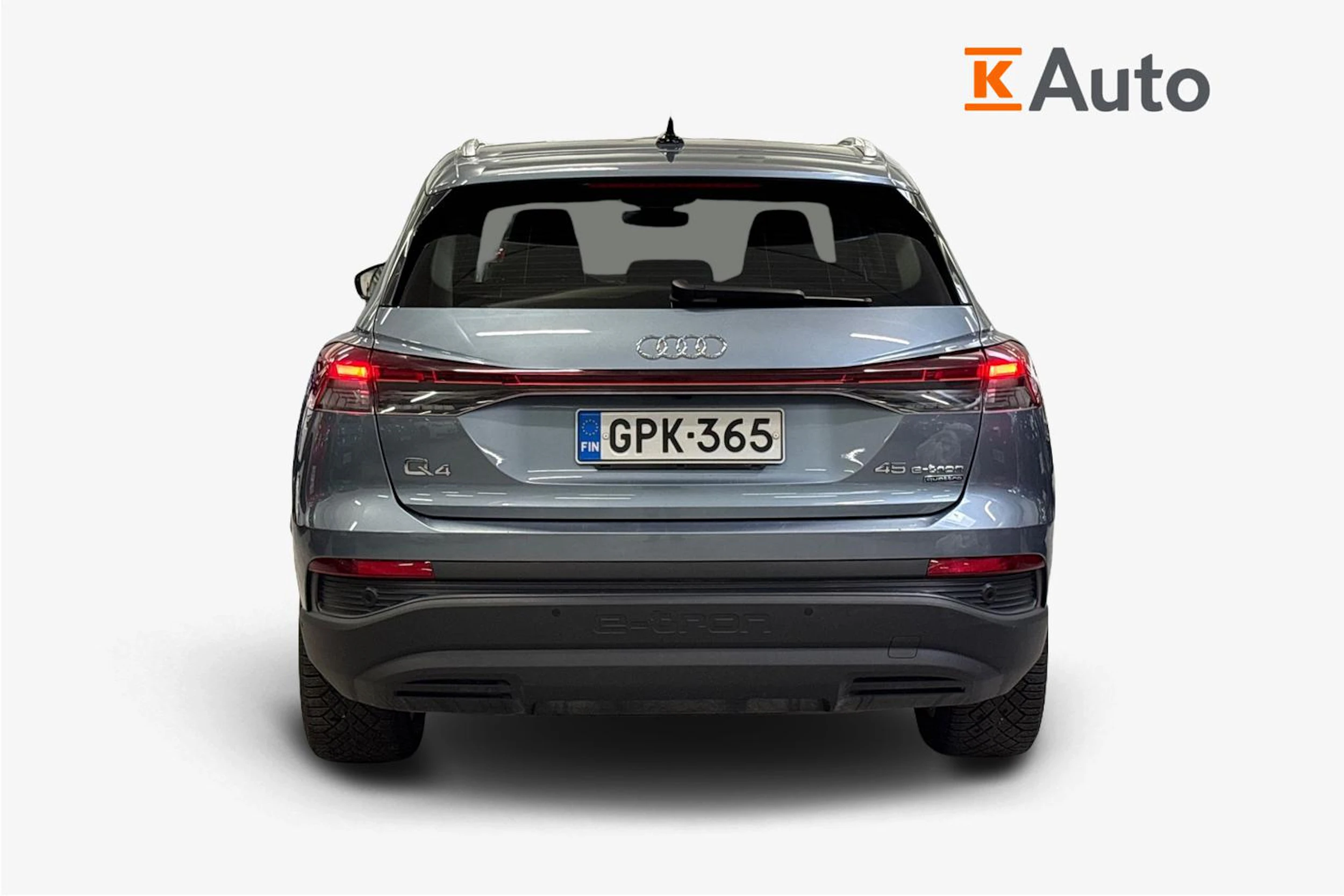 sininen Audi Q4 e-tron 2023 kuva 3.