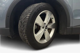 sininen Audi Q4 e-tron 2023 kuva 9.