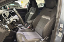 sininen Audi Q4 e-tron 2023 kuva 13.