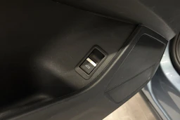 sininen Audi Q4 e-tron 2023 kuva 15.