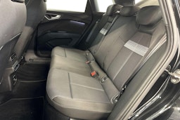 musta Audi Q4 e-tron 2023 kuva 10.