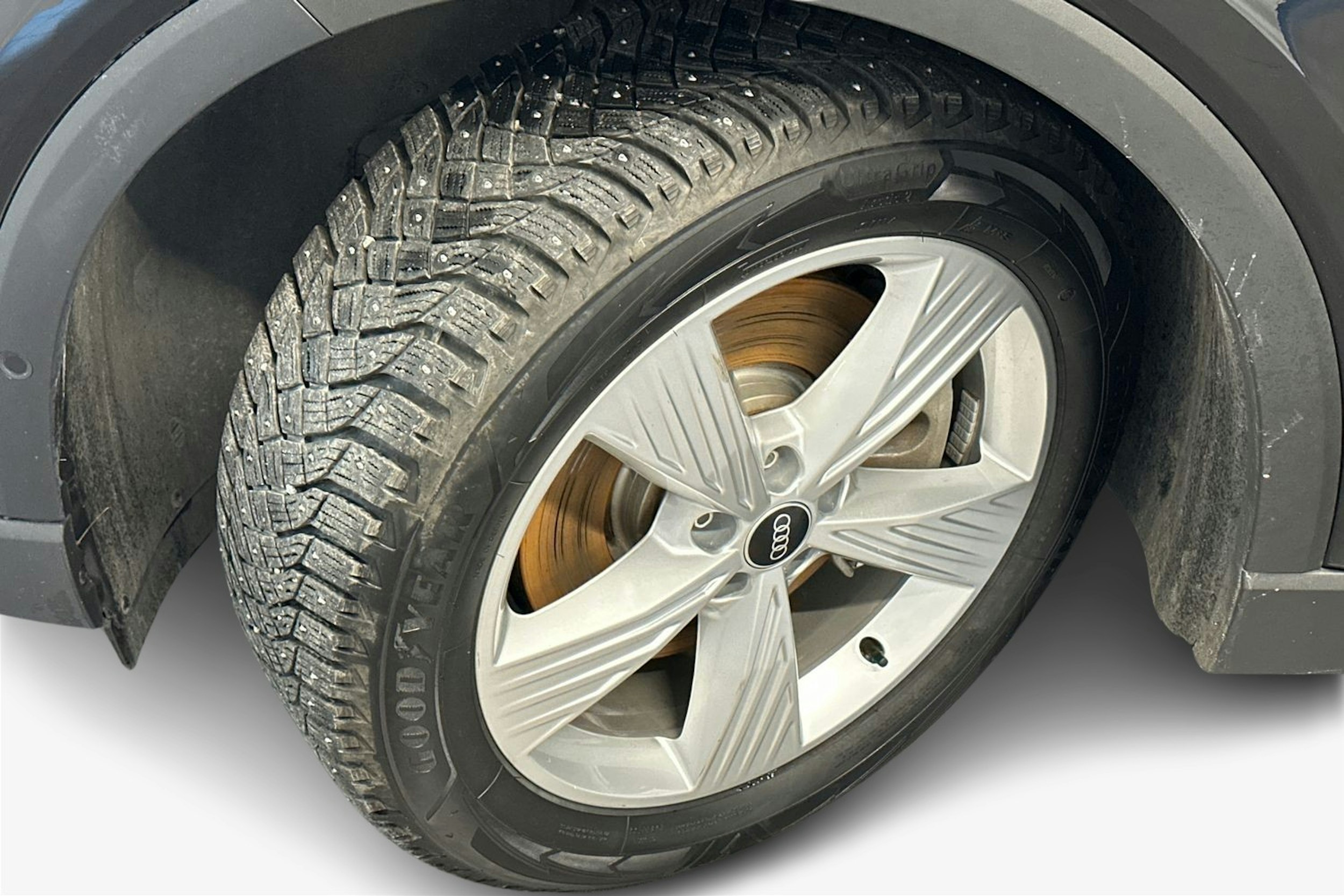 musta Audi Q4 e-tron 2023 kuva 11.