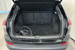 musta Audi Q4 e-tron 2023 kuva 14.