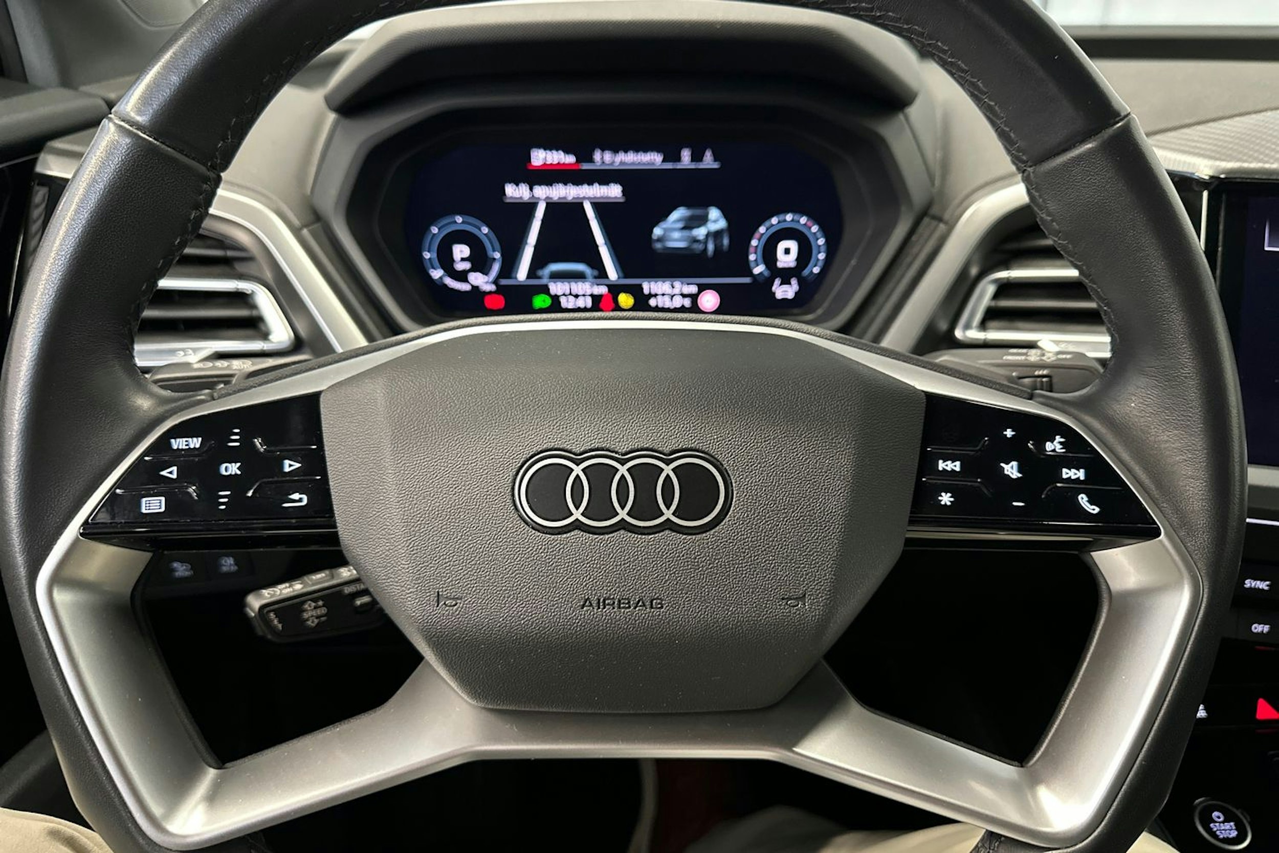 musta Audi Q4 e-tron 2023 kuva 15.