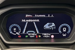 musta Audi Q4 e-tron 2023 kuva 17.