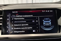musta Audi Q4 e-tron 2023 kuva 21.