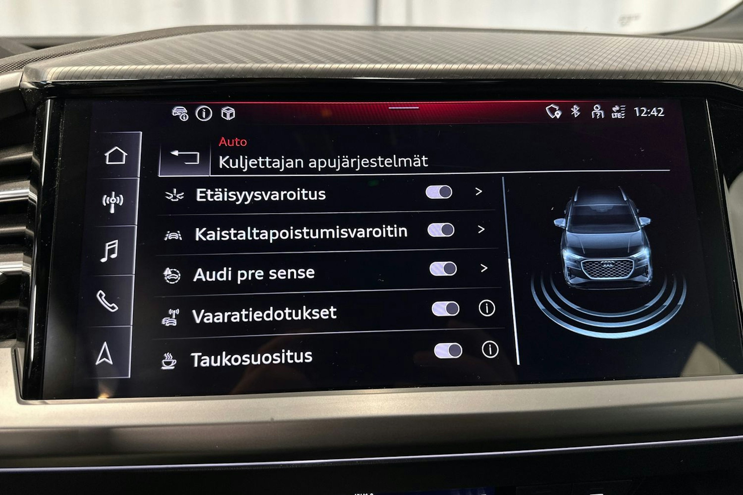 musta Audi Q4 e-tron 2023 kuva 22.