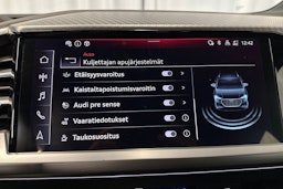 musta Audi Q4 e-tron 2023 kuva 22.