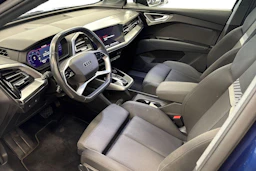 sininen Audi Q4 e-tron 2023 kuva 6.